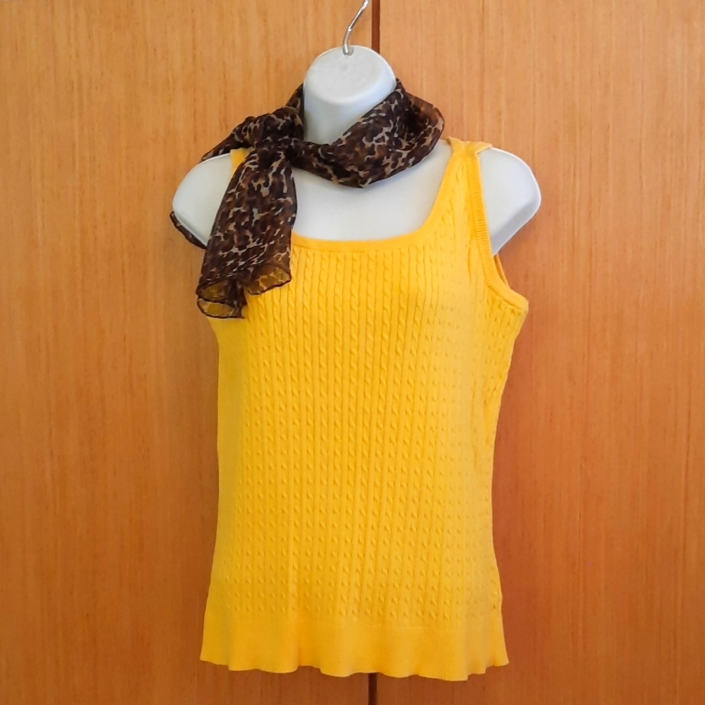 Lilly Pulitzer SZ L Yellow Cable Knit SLVLESS Top/Sweater.